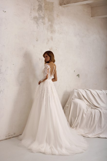 https://www.sposa-lia.com/images/stories/virtuemart/product/per-in white-023-nova-03.jpg